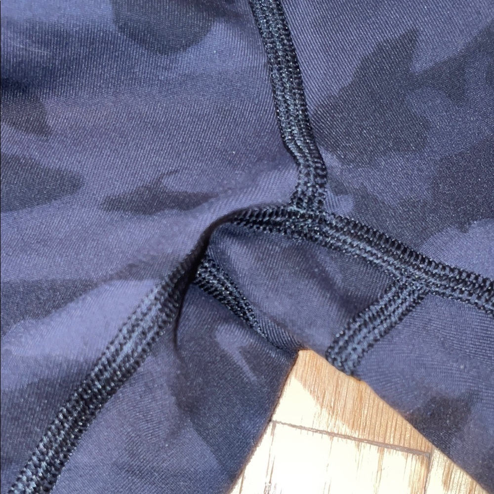 Lululemon Black Camo High-Rise Cropped Leggings - Picture 3 of 5